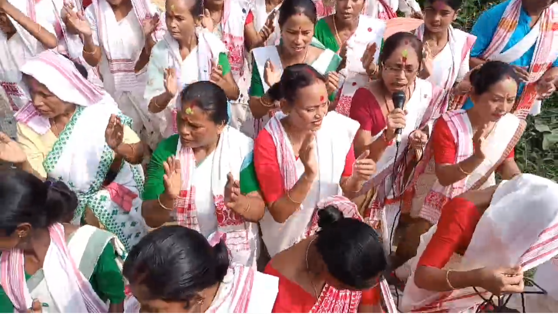 মহাপুৰুষ শ্ৰীমন্ত শংকৰদেৱৰ আজি ৫৭৬ সংখ্যক জন্মজয়ন্তী । জাগীৰোডৰ বিভিন্ন অঞ্চল মুখৰিত হৰিনামৰ ধ্বনিৰে ।