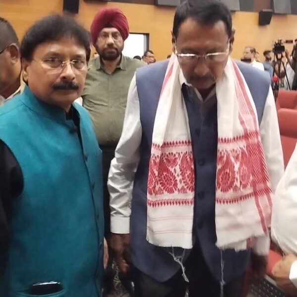 ৰাষ্ট্ৰীয়তাবাদৰ পৰা জাতীয়তাবাদলৈ;পদুম এৰি জাহাজত উঠিল ৰাজেন গোঁহাই!