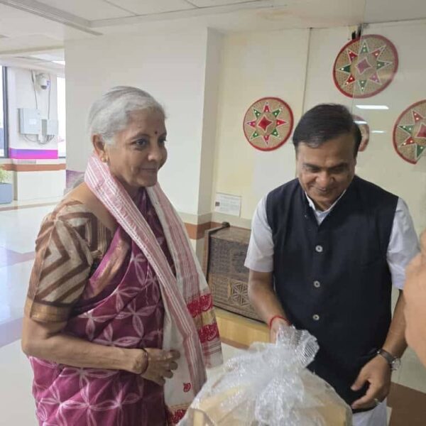 অসমত উপস্থিত কেন্দ্ৰীয় বিত্ত মন্ত্ৰী নিৰ্মলা সীতাৰমণ