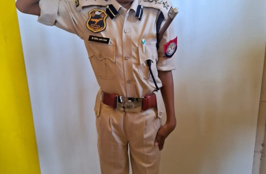 ইতিহাস ৰচি আৰক্ষী অধীক্ষকৰ চকীত বহিল ১২ বছৰীয়া ছাত্ৰ