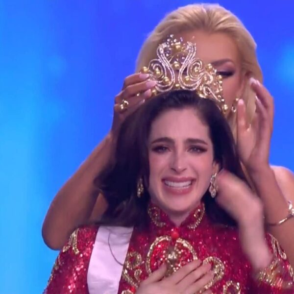 মিছ ইউনিভাৰ্ছ-২০২৫ৰ মুকুট মেক্সিকোৰ ফাতিমা বছৰ শিৰত