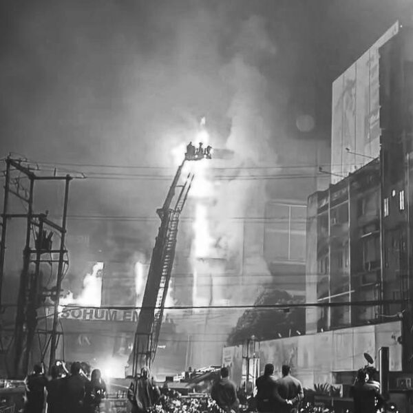 বৰ্তমানৰ পৰ্যন্তও জ্বলি আছে মহানগৰীৰ সাত মহলীয়া স্বাগতা&hellip;