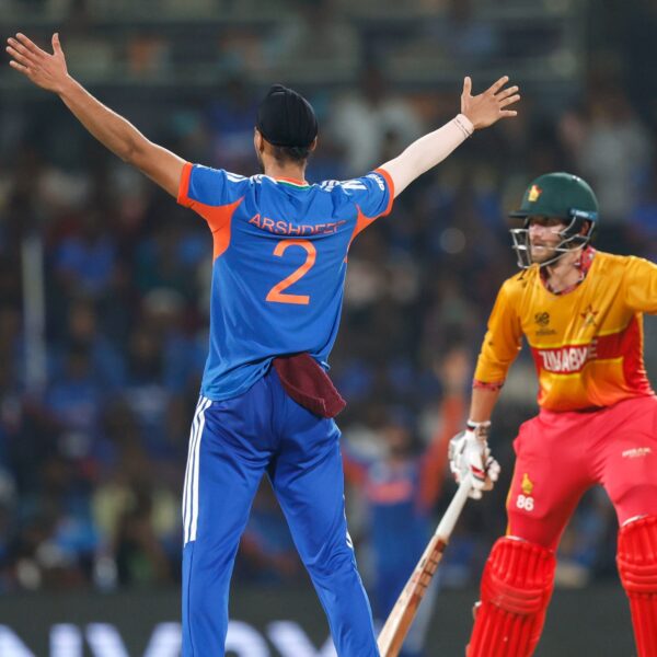 জিম্বাবুৱেক ৭২ ৰাণত পৰাস্ত কৰে ভাৰতে