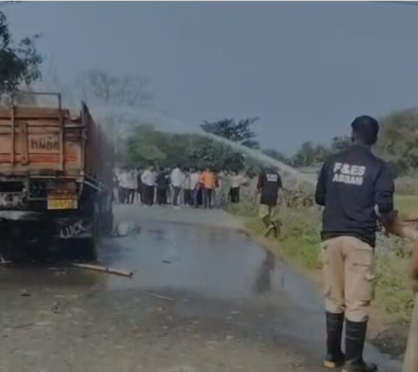 মুকালমুৱাৰ হামলাকুৰত শোকাৱহ পথ দুৰ্ঘটনা