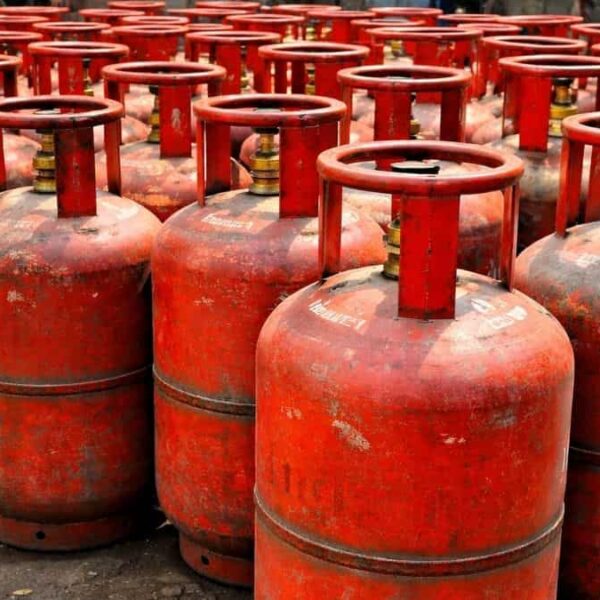 হঠাৎ বৃদ্ধি LPG চিলিণ্ডাৰৰ দাম