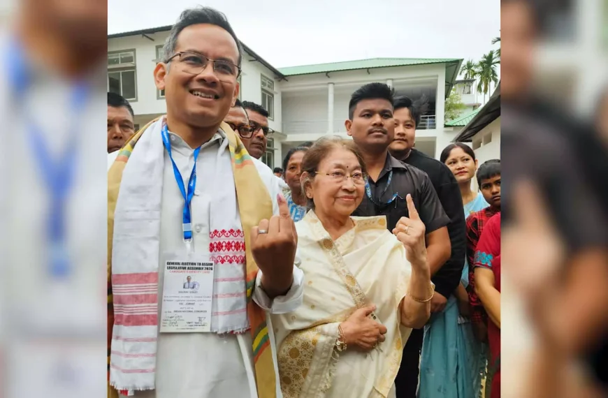 পুত্ৰ গৌৰৱৰ সৈতে ভোট দিবলৈ আহি কি ক’লে ডলী গগৈয়ে