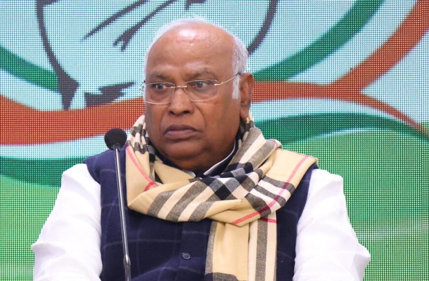 হিমন্ত বিশ্ব শৰ্মাৰ নিচিনা মুখ্যমন্ত্ৰী থাকিলে দেশৰ উন্নতি নহ’ব : মল্লিকাৰ্জুন খাৰ্গে