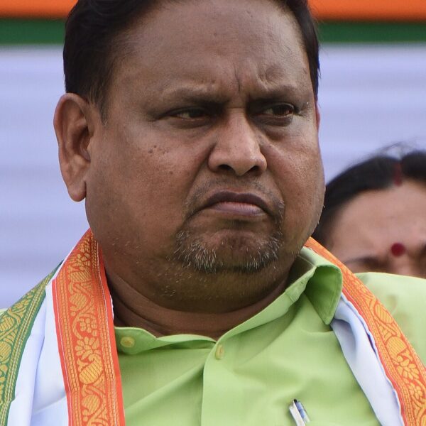 মুছলমানৰ সৈতে বিশ্বাসঘাতকতা হুমায়ুন কবীৰৰ