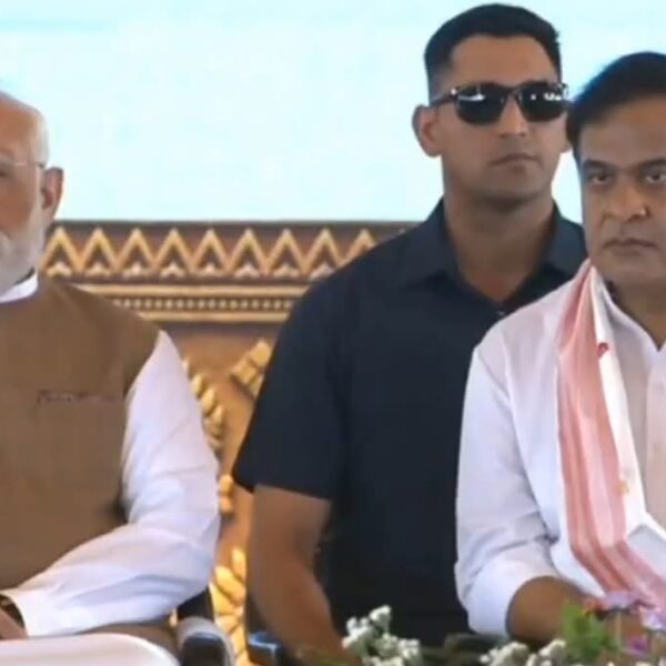 দ্বিতীয়বাৰ বাবে মুখ্যমন্ত্ৰীহিচাপে শপত গ্ৰহণ ডঃ হিমন্ত বিশ্ব&hellip;