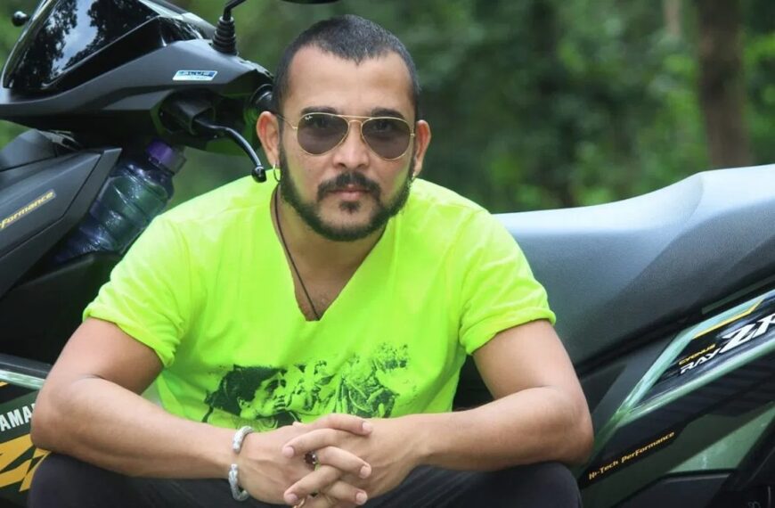 এইবাৰ মুকলি আকাশৰ তললৈ ওলাই অহাৰ মন শেখৰজ্যোতি গোস্বামী