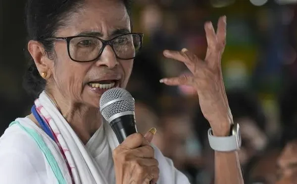 বংগত মমতাৰ বিপৰ্যয়