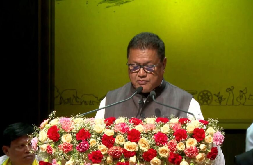 সম্পূৰ্ণ হ’ল হিমন্ত মন্ত্ৰীসভাৰ শপত গ্ৰহণ অনুষ্ঠান